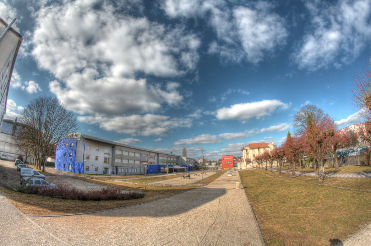 Lycée Pierre et Marie Curie